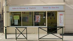 Salon LAVAL Onglerie et Massage CENTRE VILLE LAVAL